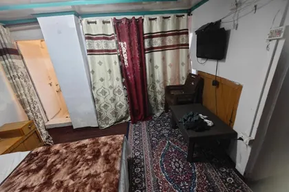 Budget Double Room photo 6