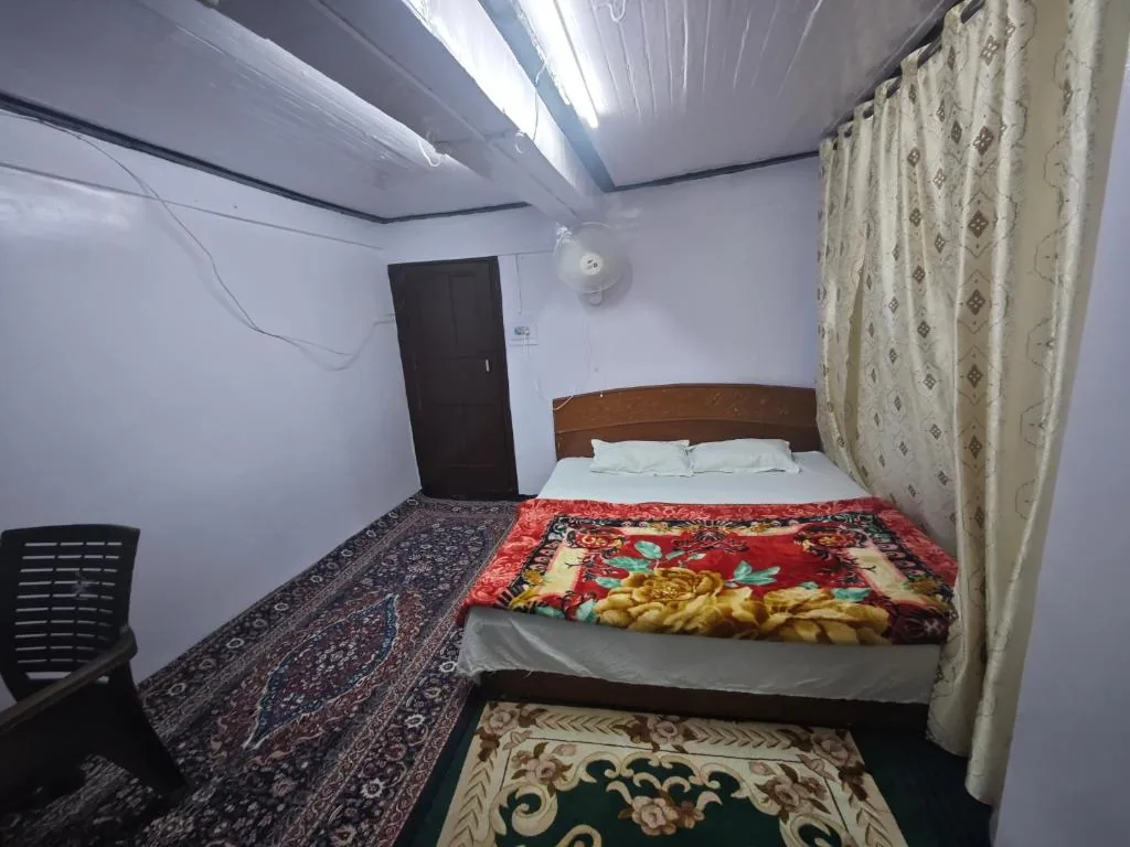 Room No. 1 — Mountain View