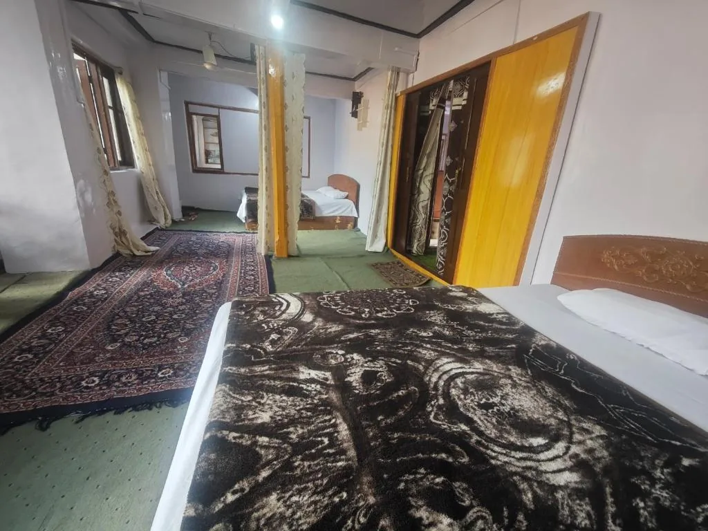 A room at Lake Boulevard Guest House
